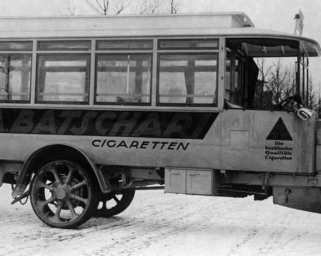 Исполнилось 100 лет школе вождения автобусов Hochbahn в Гамбурге, Германия