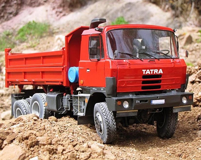 Почему грузовики Tatra 815 называли косолапыми